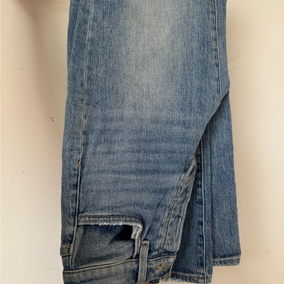 Joe’s Jeans Classic Blue Denim - Picture 1 of 3